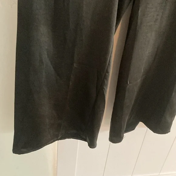 Lumiere Silky Wide Leg Romper, Large - Picture 2 of 10